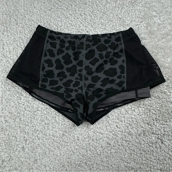 Lululemon Meshed up Short. Cheetah Leopard Print. Lined. Running Workout. 8 - Picture 1 of 14